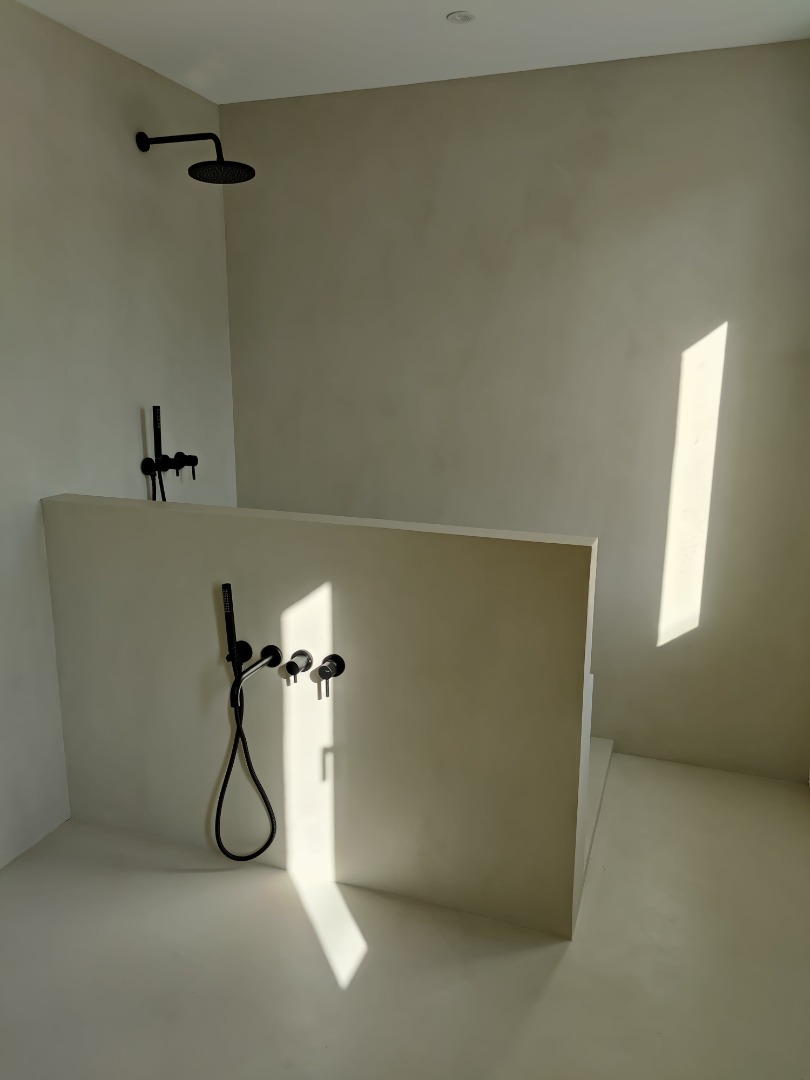 Rénovation de salle de bain en béton ciré